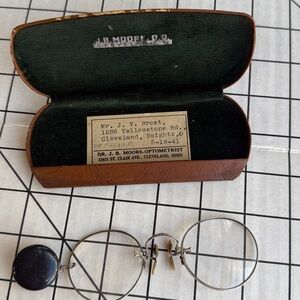 Antique Rimless Pince Nez Eyeglasses Shuron w Pin-Mounted Holder Medallion 1941